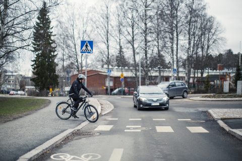 Tieliikenteen identiteetit vaikuttavat myös siihen, millaisessa valossa näemme muihin ryhmiin kuuluvat tienkäyttäjät.