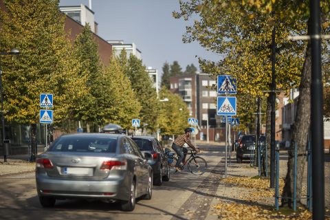 Pyöräilijän tienylityspaikka.
