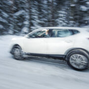 Auto talvisessa kelissä